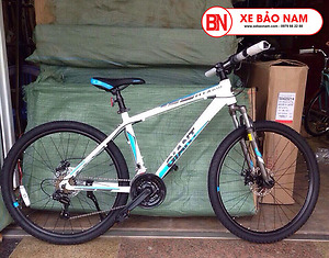 Xe đạp Giant ATX 610 màu trắng xanh