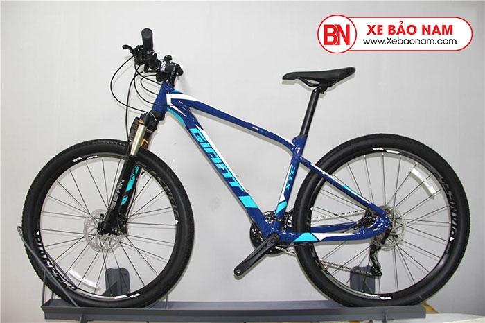 Xe đạp Giant XTC 800 màu xanh